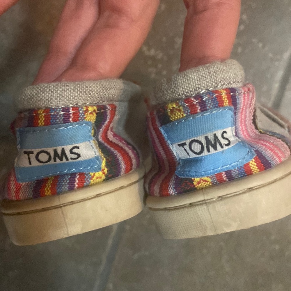 Kids Toms, gray with colorful stripes - Picture 3 of 3